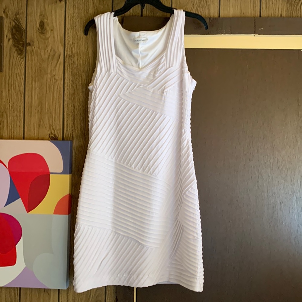 Calvin Klein White short sleeveless ribbed Dress, side hidden zipper never worn
